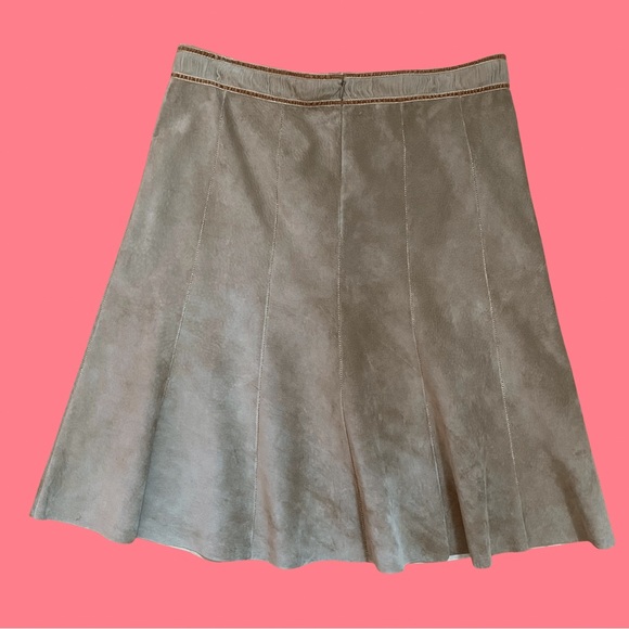 Vintage 90s/Y2K Leather Suede Gored Pieced Flare Mini Midi Taupe/Tan Skirt 8 - Picture 4 of 15